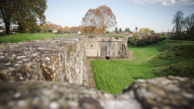 Les remparts à Navarrenx, un des plus beaux villages de France