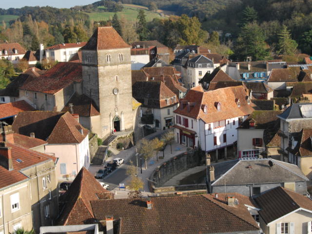 L'église et le Saleys à Salies-de-Béarn