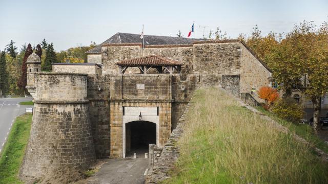 La Porte Saint-Antoine à Navarrenx