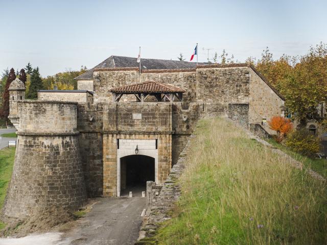 La Porte Saint-Antoine à Navarrenx