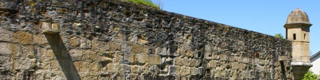 Navarrenx, cité bastionnée en Béarn des Gaves