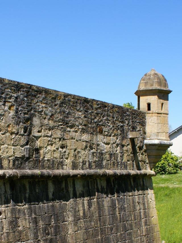 Navarrenx, cité bastionnée en Béarn des Gaves