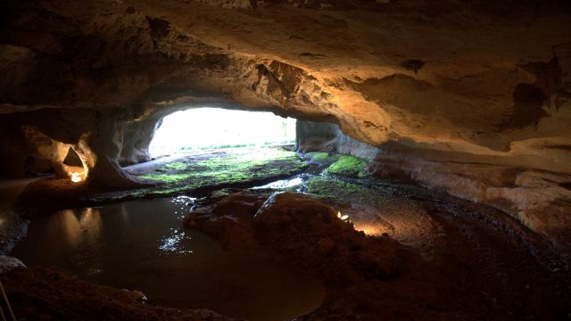 Grottes De Sare