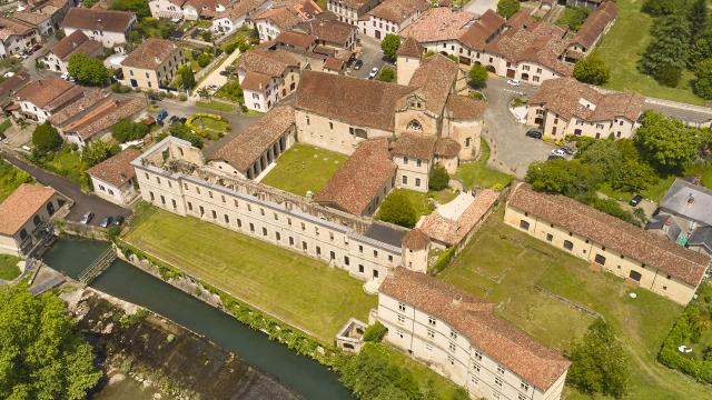 L'abbaye de Sorde vue du ciel