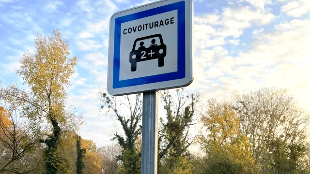 Aire de covoiturage à Auterrive dans le Béarn des gaves